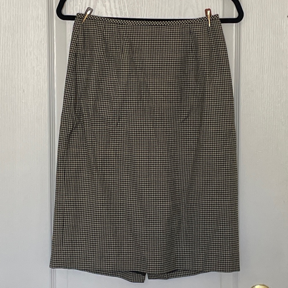 Pencil Skirt with Houndstooth Pattern
